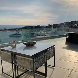 Wide Blue Luxury Boutique Aparthotel